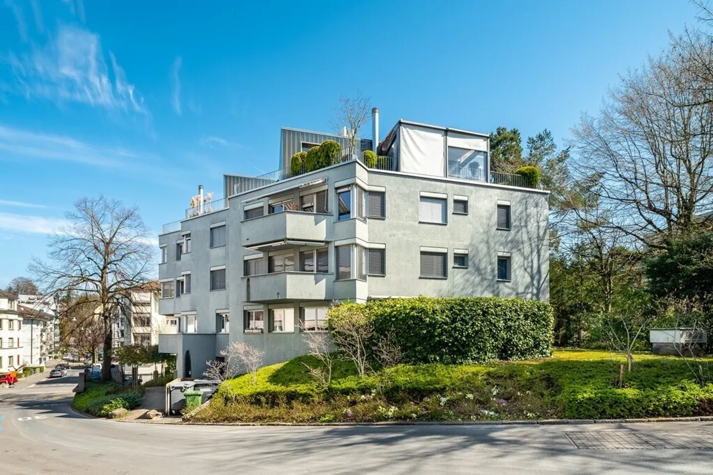 Lichtdurchflutete Parterre Wohnung in Zürich - Foto 1 von 5