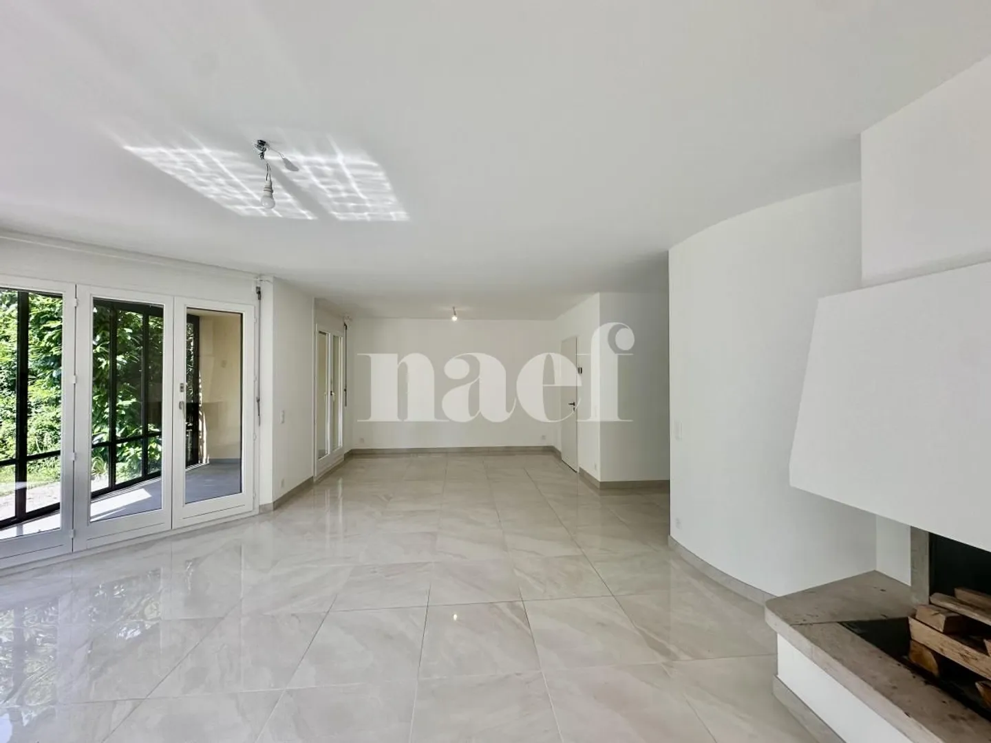 Charming semi-detached villa with veranda and garden in Genthod - Photo 3 of 13
