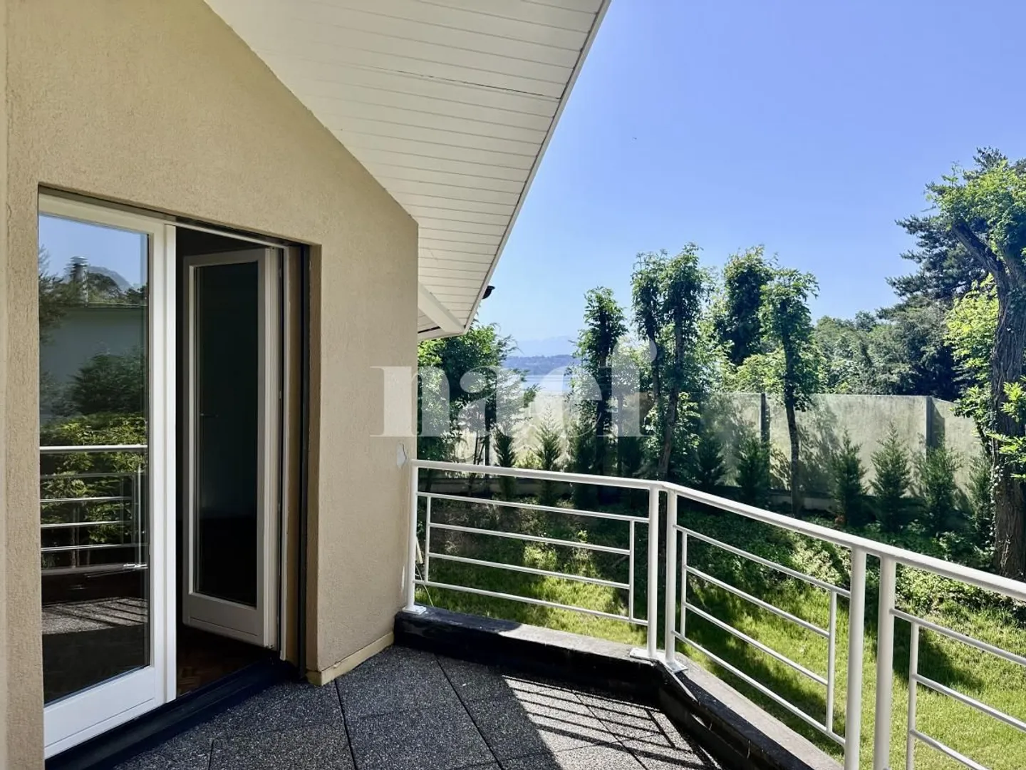 Charming semi-detached villa with veranda and garden in Genthod - Photo 9 of 13