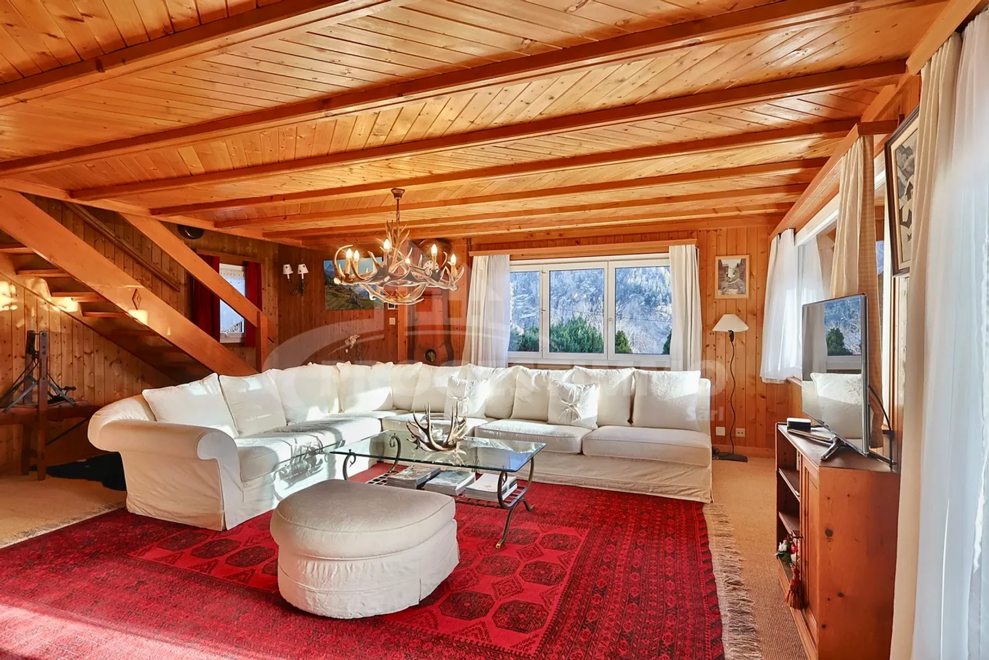 Chalet Incantevole in Posizione Soleggiata - Foto 3 di 12