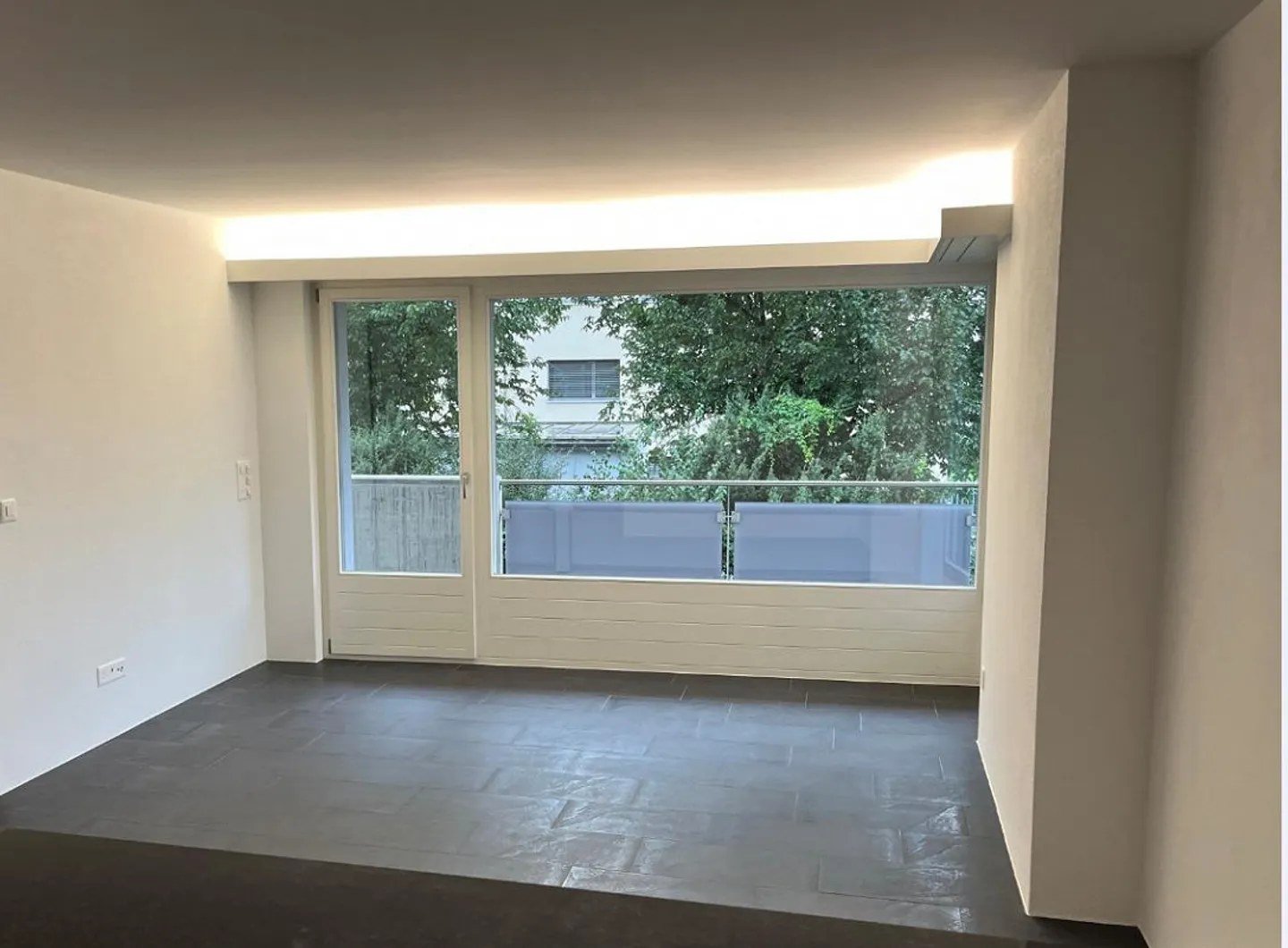 Bella appartamento di 2,5 stanze con balcone e garage nel parcheggio sotterraneo - Foto 3 di 5