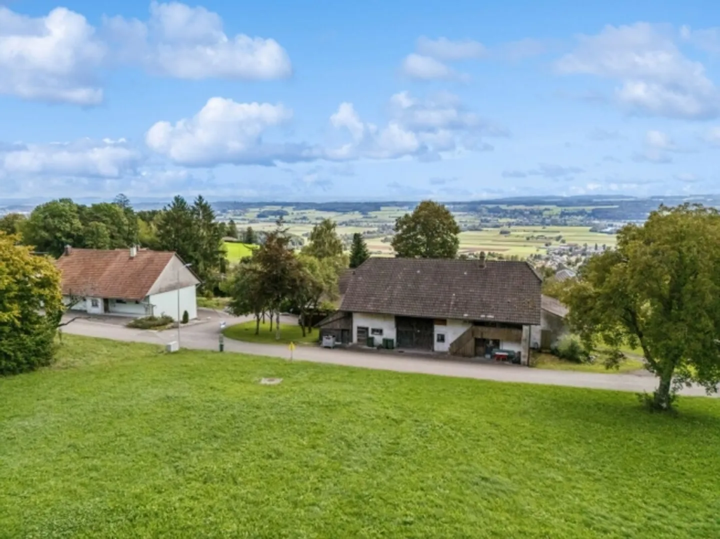 Building land with old property in Bettlach with versatile usage possibilities - Photo 4 of 12