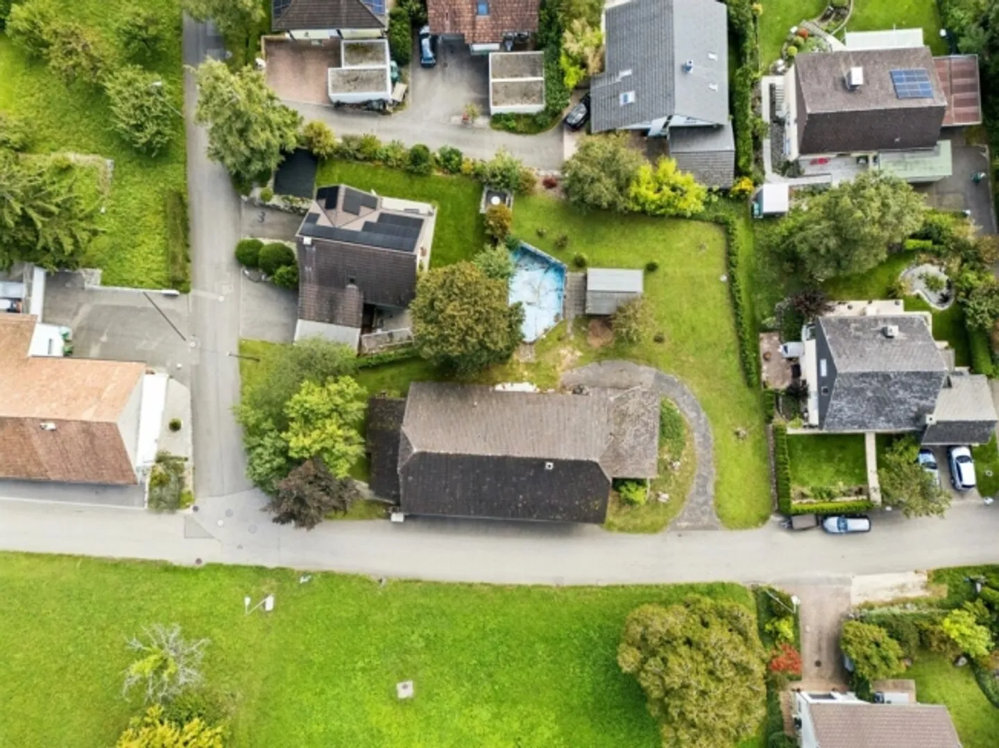 Building land with old property in Bettlach with versatile usage possibilities - Photo 3 of 12