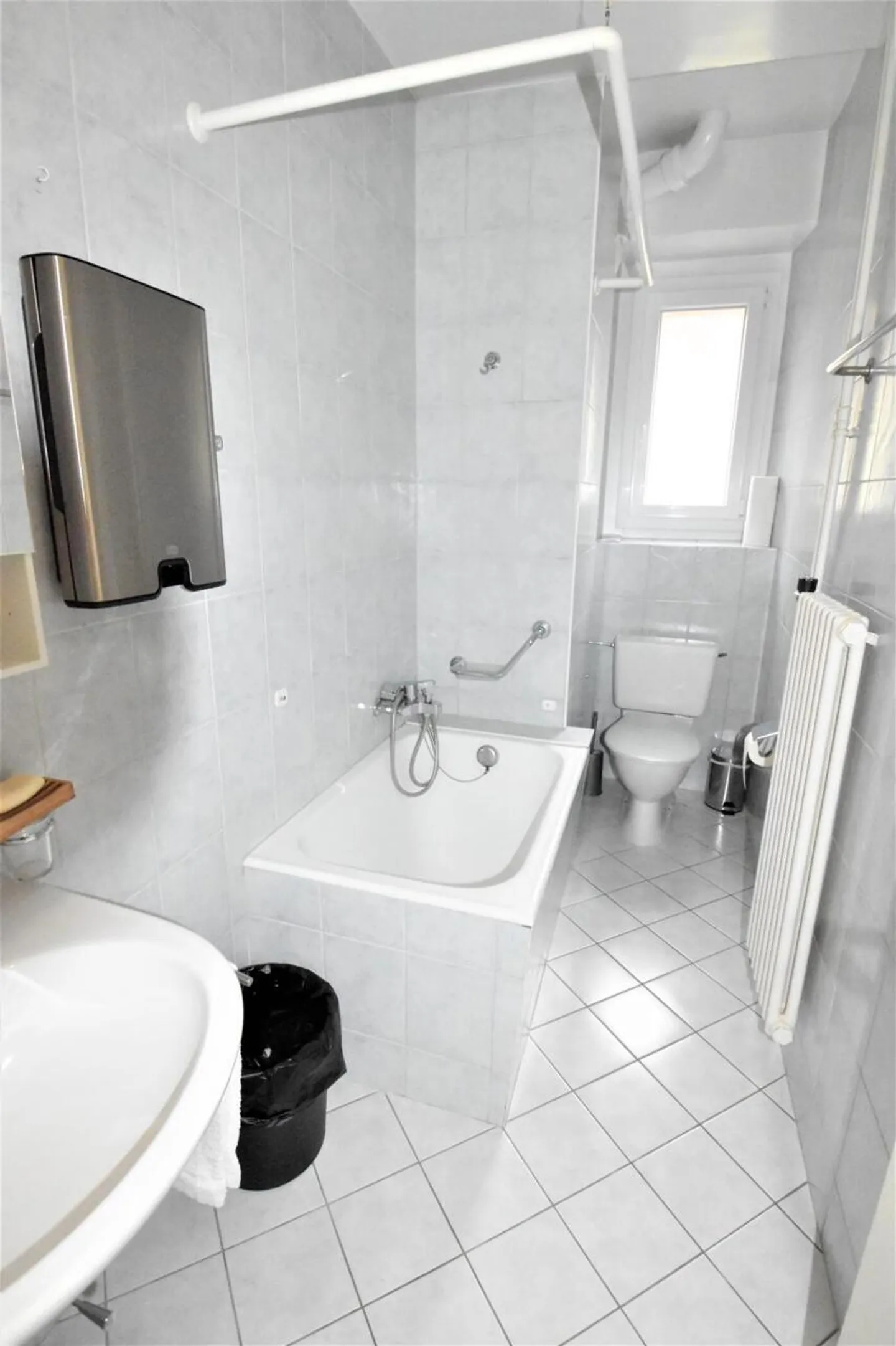 Office in downtown La Chaux-de-Fonds - Photo 1 of 9