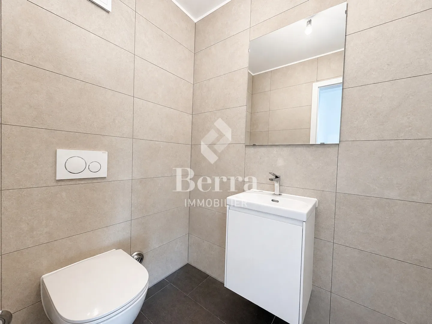Appartamento moderno con giardino privato - Foto 5 di 15
