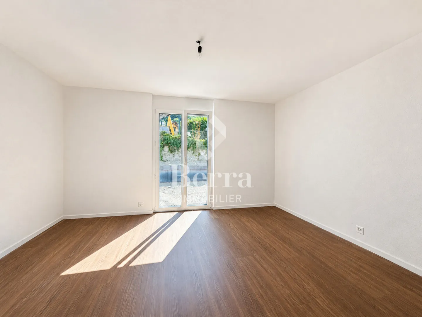 Appartamento moderno con giardino privato - Foto 9 di 15
