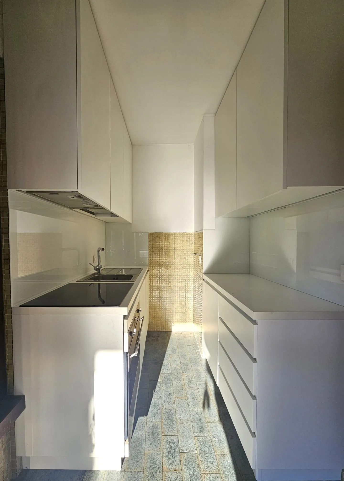 2,5 pièces avec vue sur le lac et balcon - Photo 3 sur 6