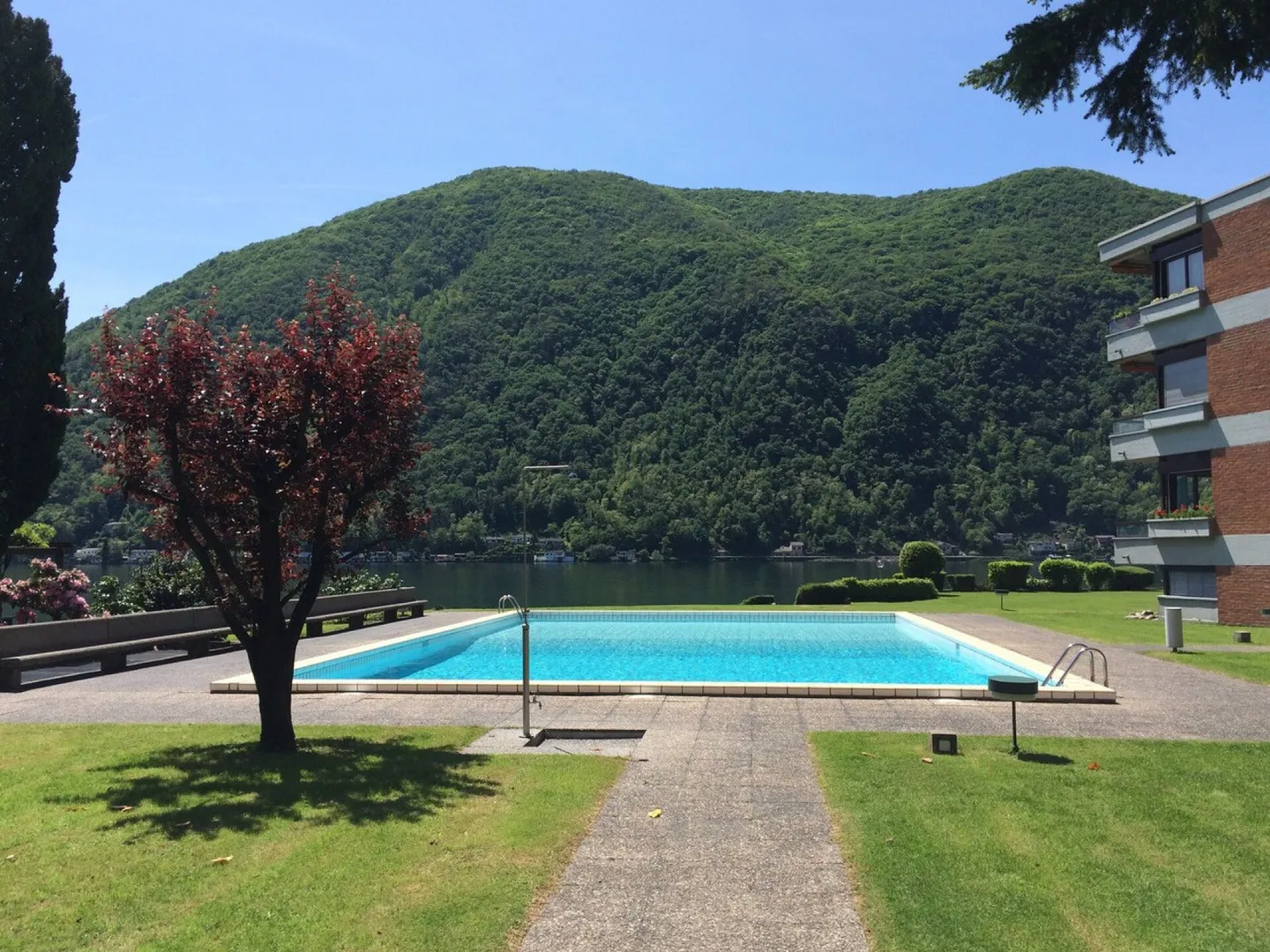 2,5 pièces avec vue sur le lac et balcon - Photo 4 sur 6