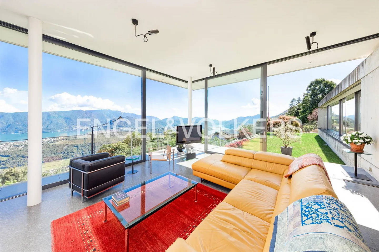 Villa raffinée avec jardin et vue exclusive sur le lac - Photo 5 sur 13