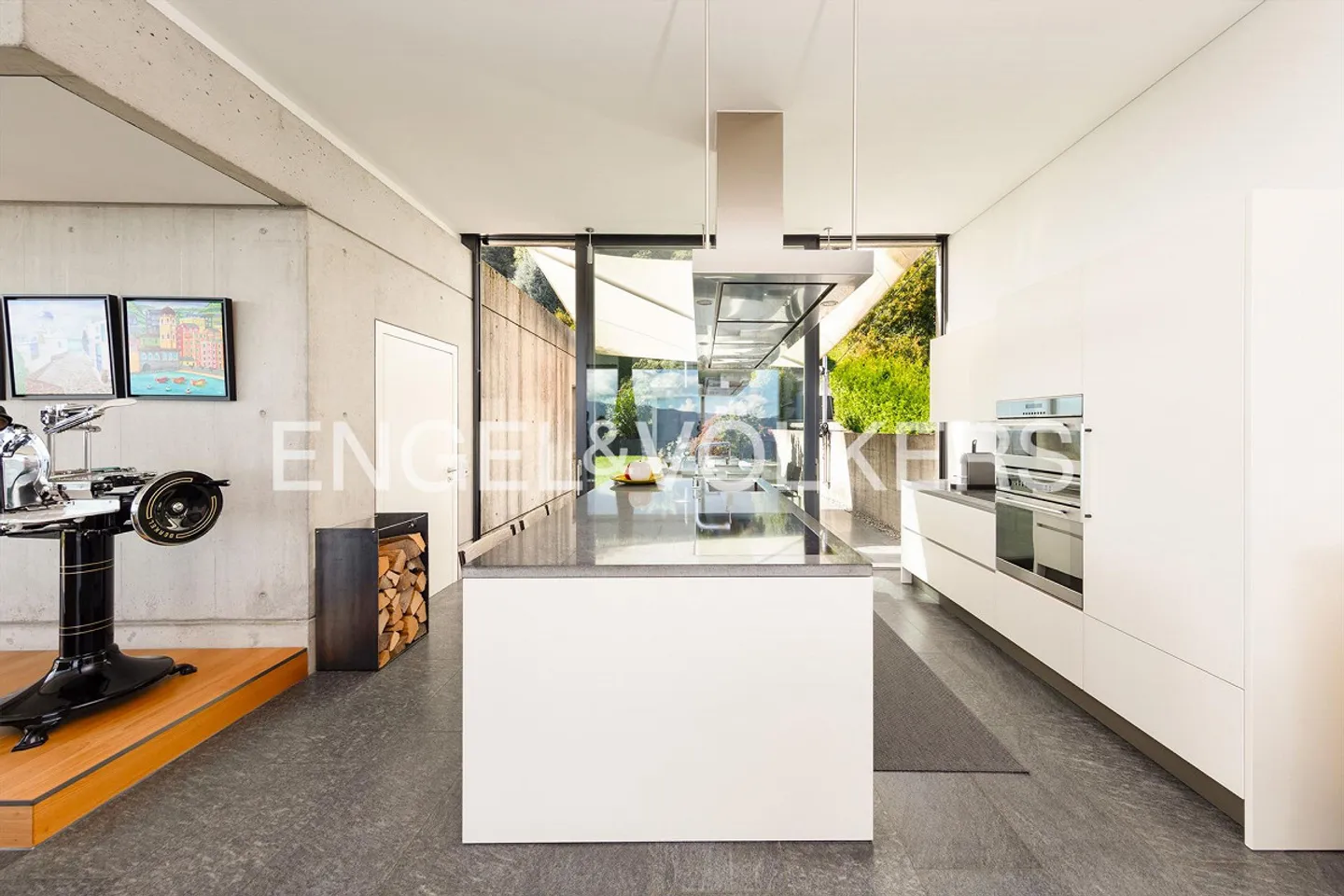 Villa raffinée avec jardin et vue exclusive sur le lac - Photo 6 sur 13