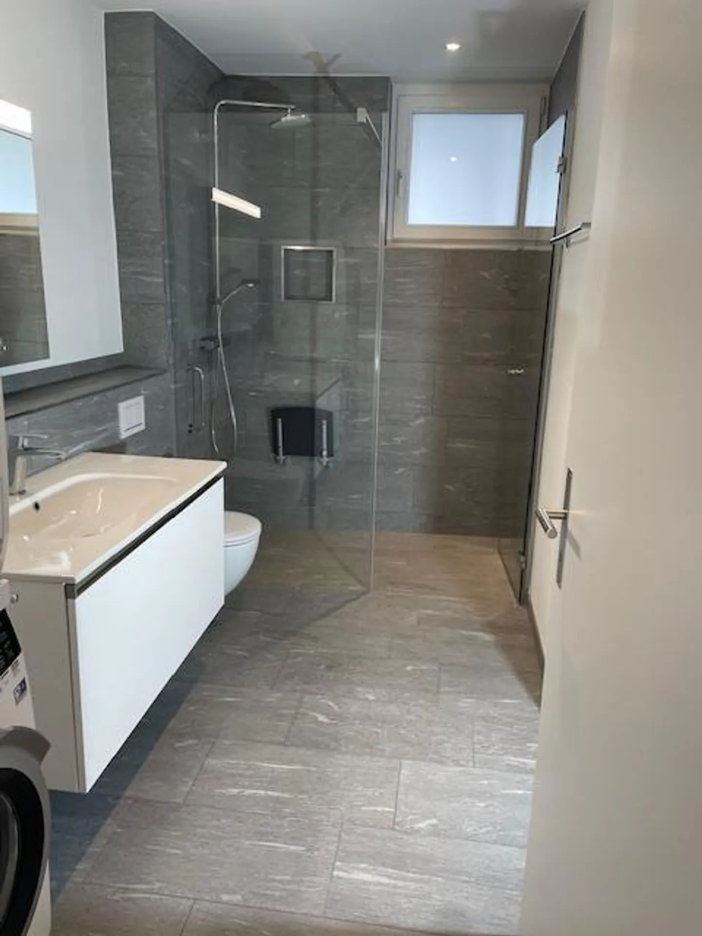 New building, 2.5 room - apartment for rent - Photo 6 of 10