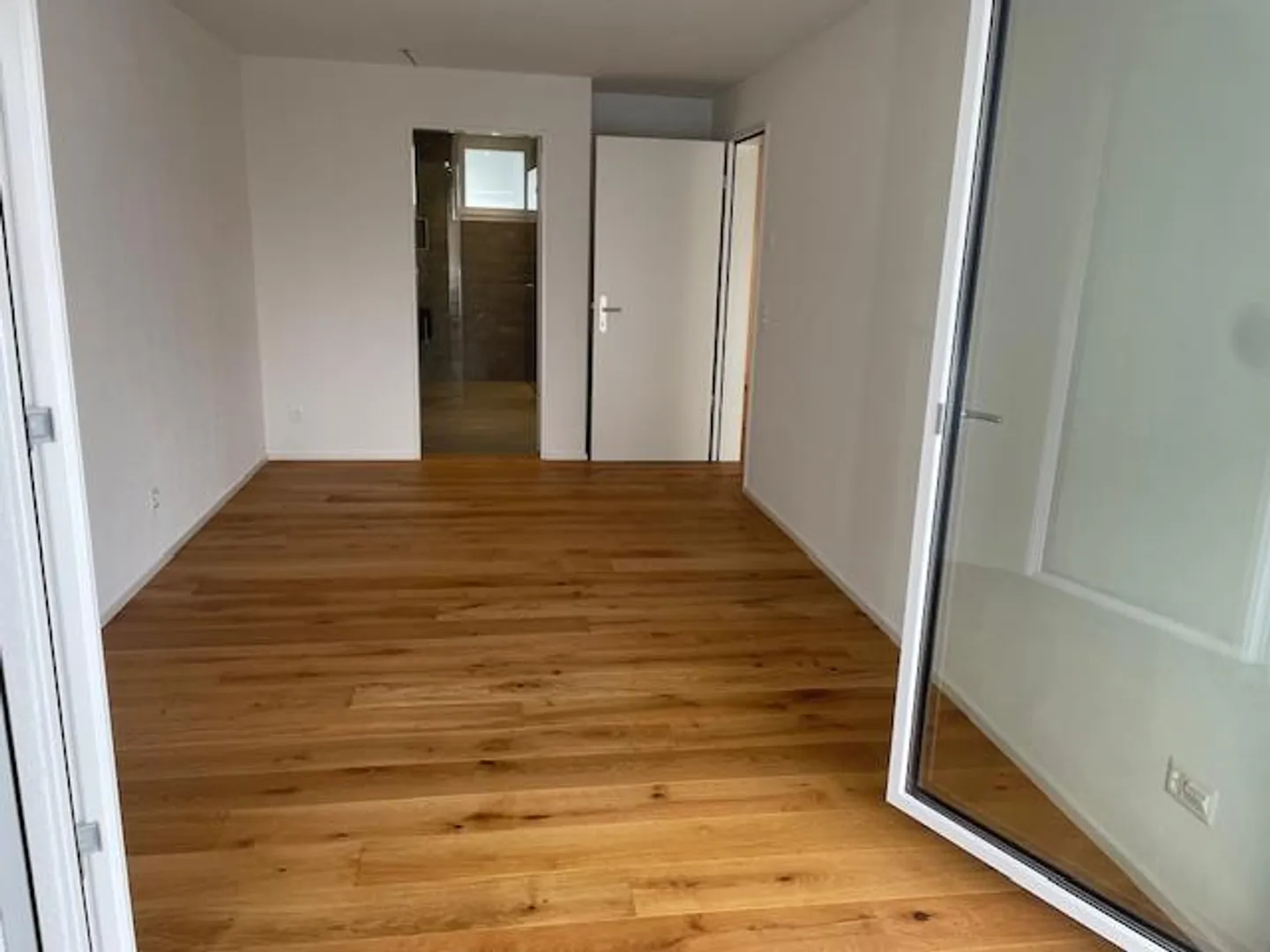 New building, 2.5 room - apartment for rent - Photo 5 of 10
