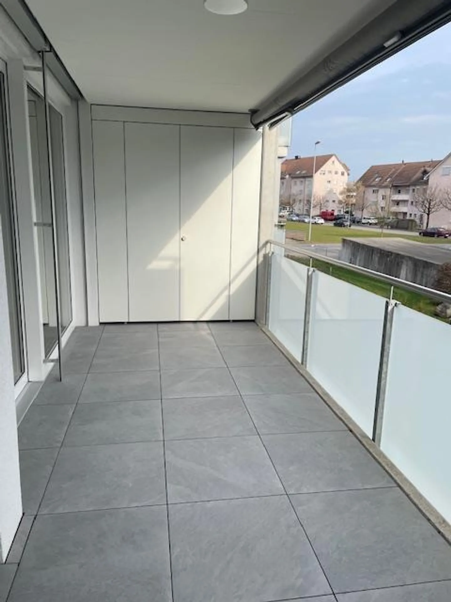 New building, 2.5 room - apartment for rent - Photo 9 of 10