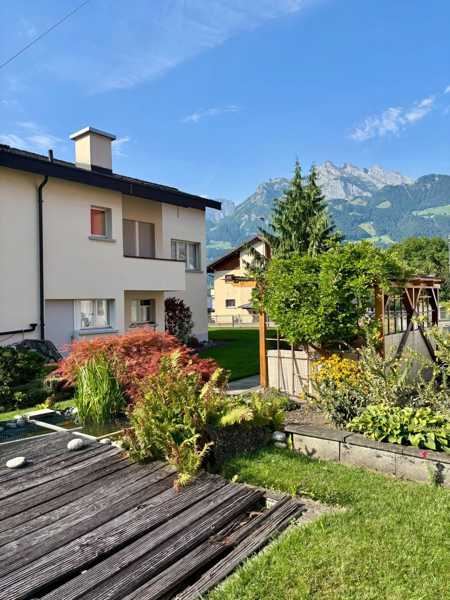 Single-family house with studio apartment in a central location in Schattdorf - Photo 3 of 28