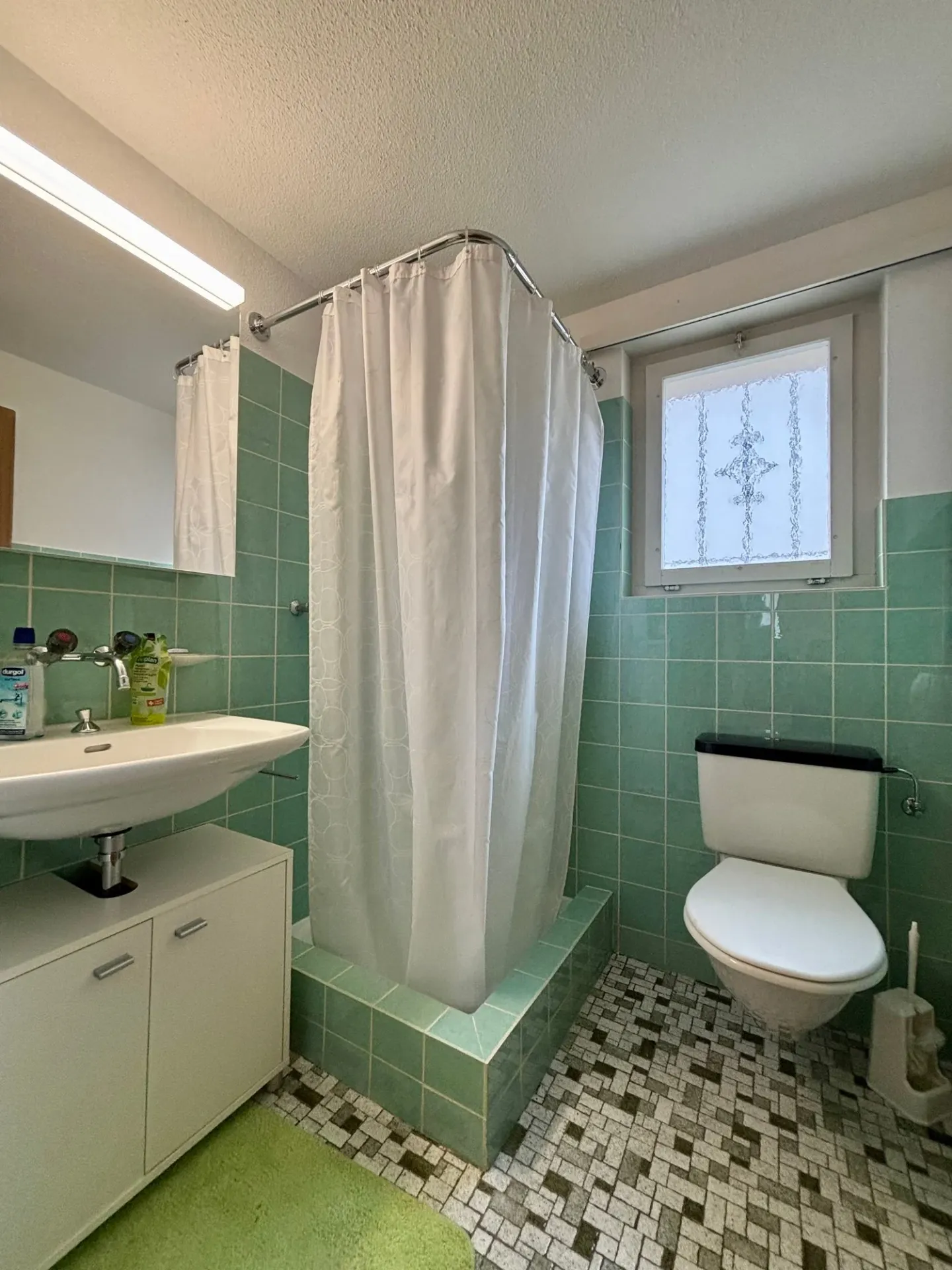Single-family house with studio apartment in a central location in Schattdorf - Photo 18 of 28
