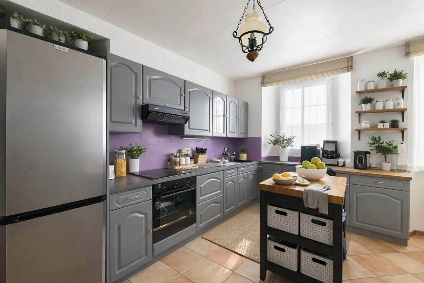 Casa bifamiliare a Chenit: Spazio, comfort e fascino per tutta la famiglia - Foto 2 di 11