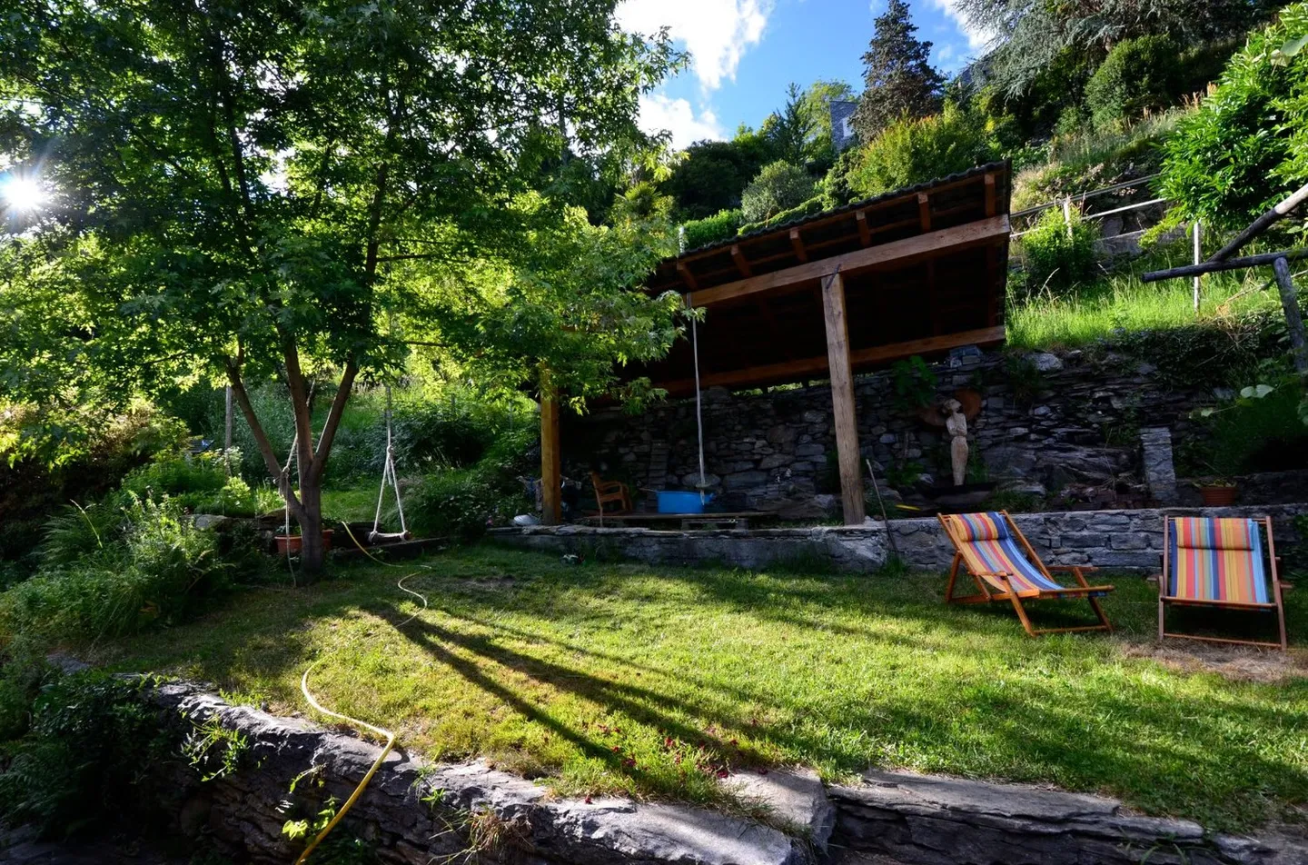 Casa bifamiliare soleggiata vicino ai laghi - Foto 2 di 22