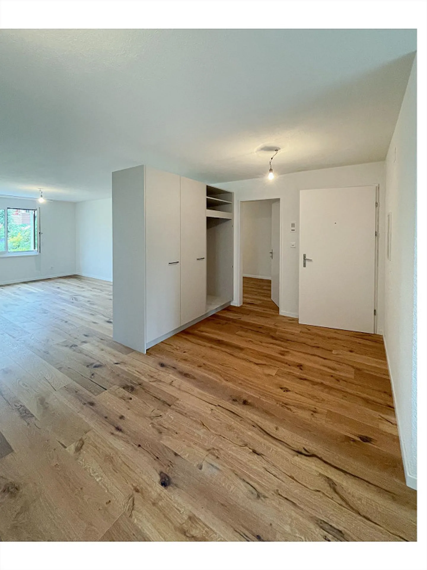 Appartement moderne de 4,5 pièces au rez-de-chaussée, situé au calme dans la verdure - Photo 10 sur 12
