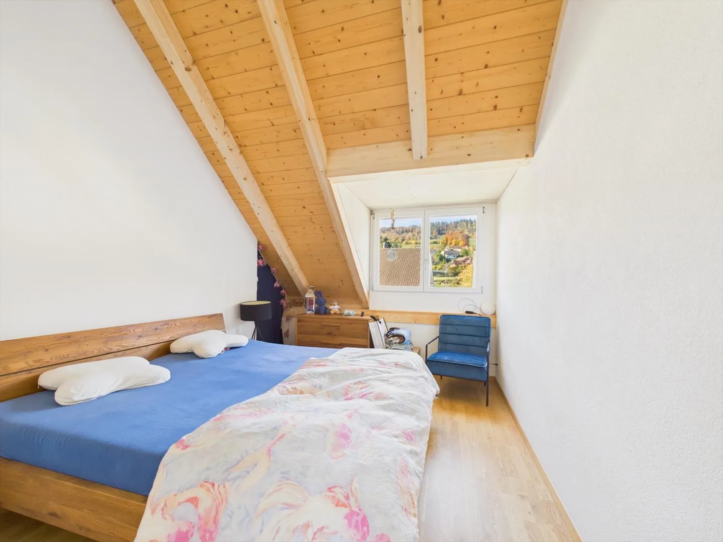 Einzigartige 4.5-Zimmer-Dachwohnung mit Galerie und Weitblick in Kaufdorf - Foto 4 von 12