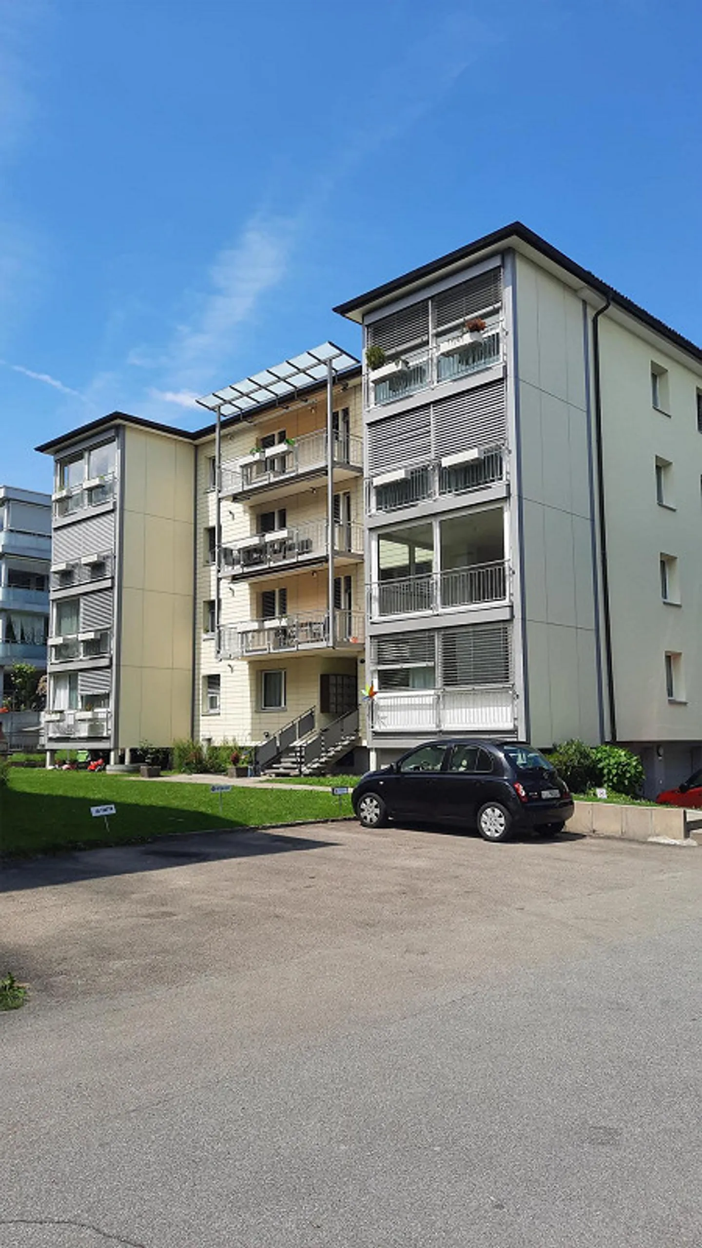 Appartamento soleggiato e luminoso in una posizione centrale ma tranquilla - Foto 1 di 11