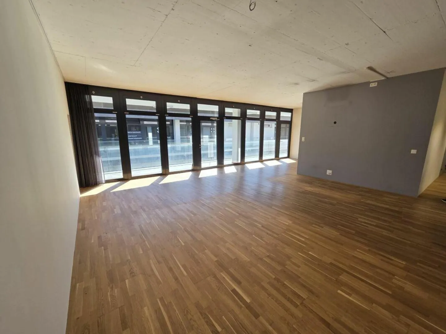 Large room for rent - ideal for yoga, dance school, fitness & workshops - Photo 3 of 5