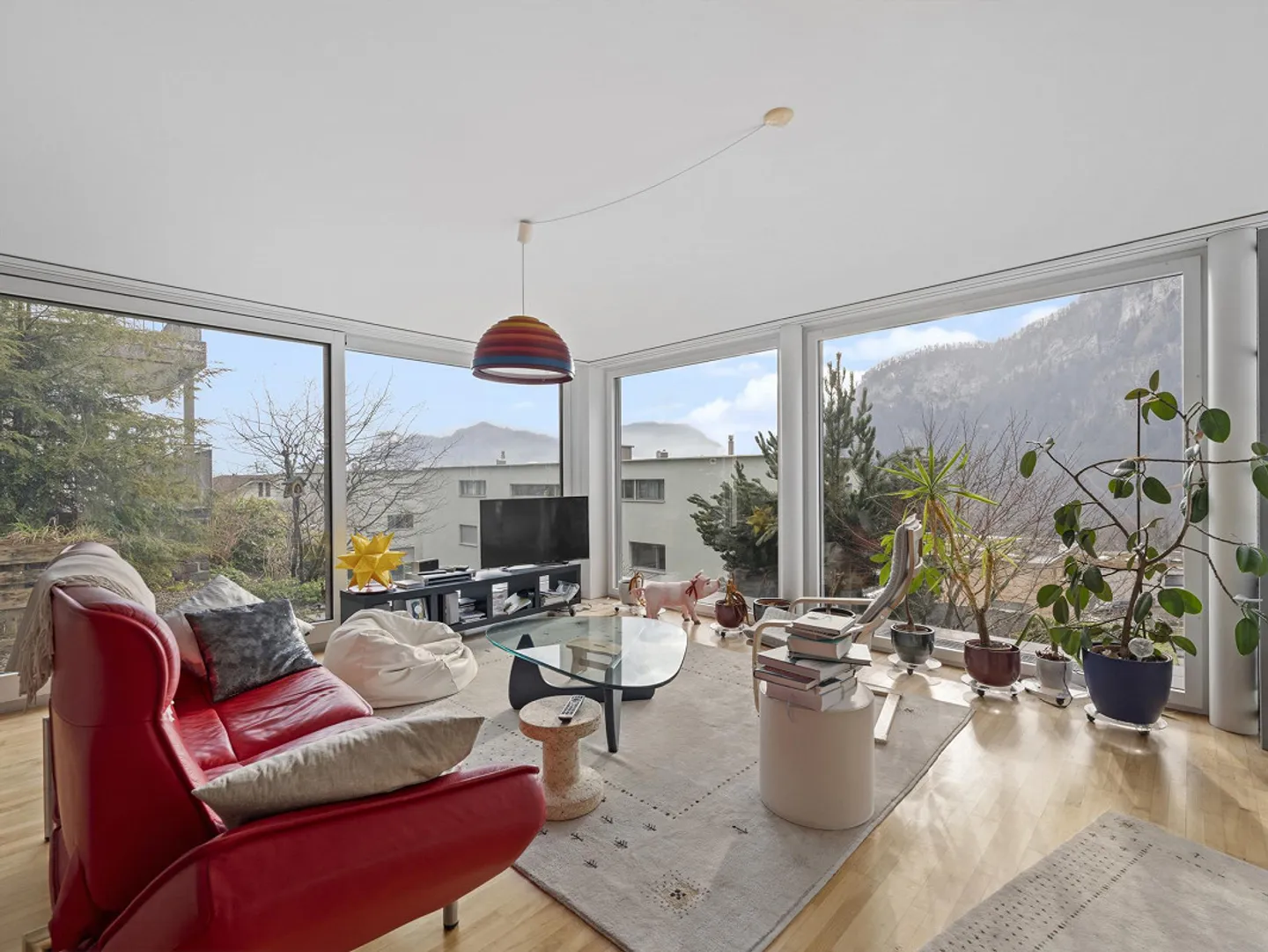 Vivre généreusement dans un emplacement privilégié avec vue sur la Suisse centrale... - Photo 10 sur 11