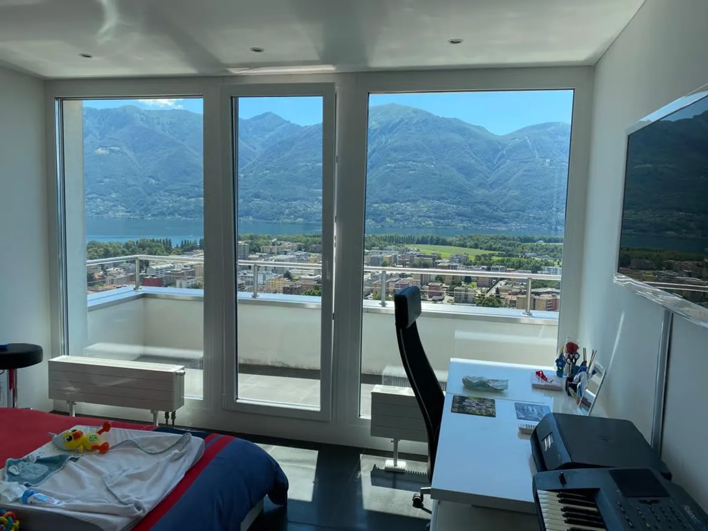 Villa moderna con vista lago - Foto 6 di 11