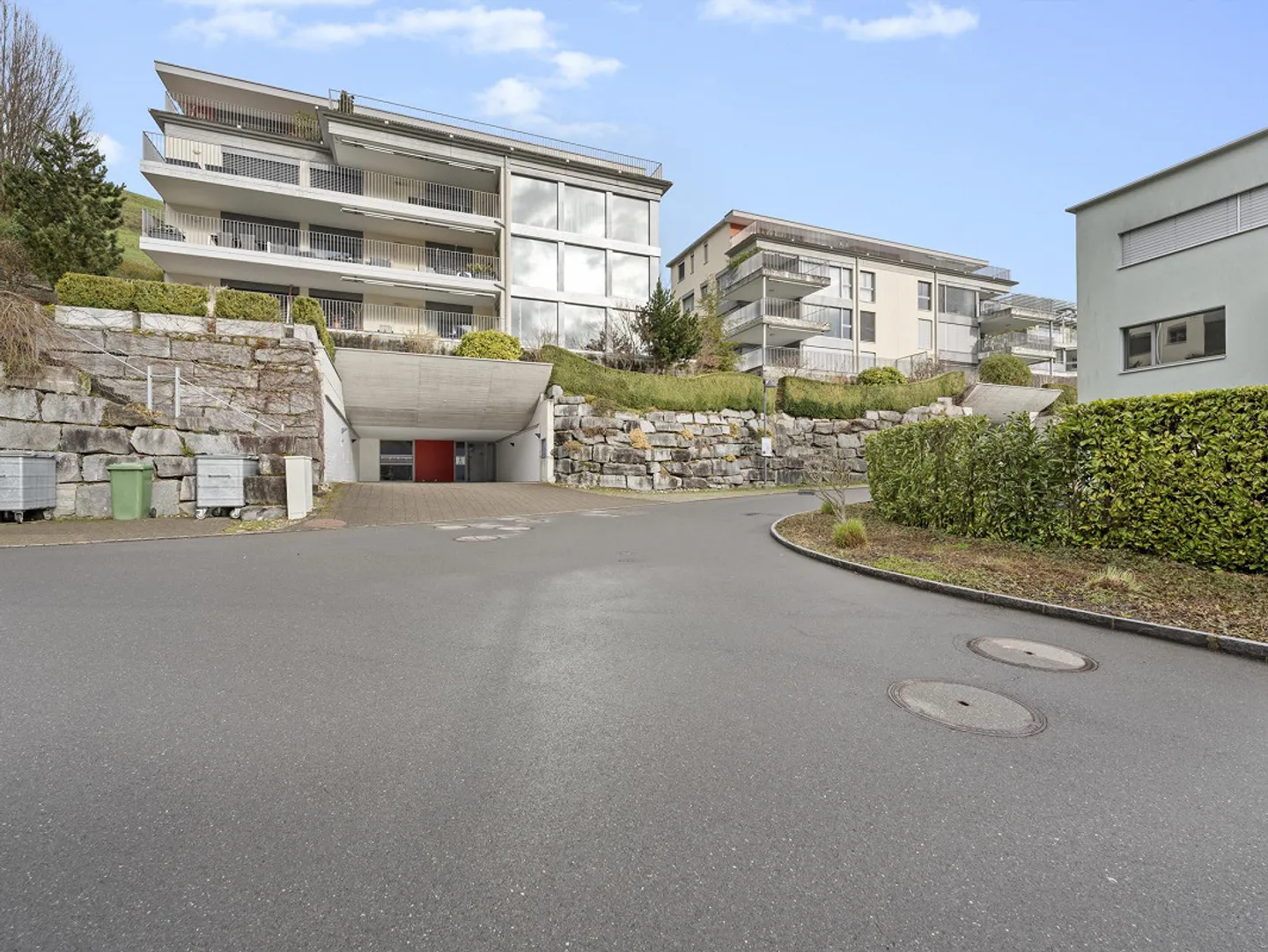 Vivre généreusement dans un emplacement privilégié avec vue sur la Suisse centrale... - Photo 2 sur 11