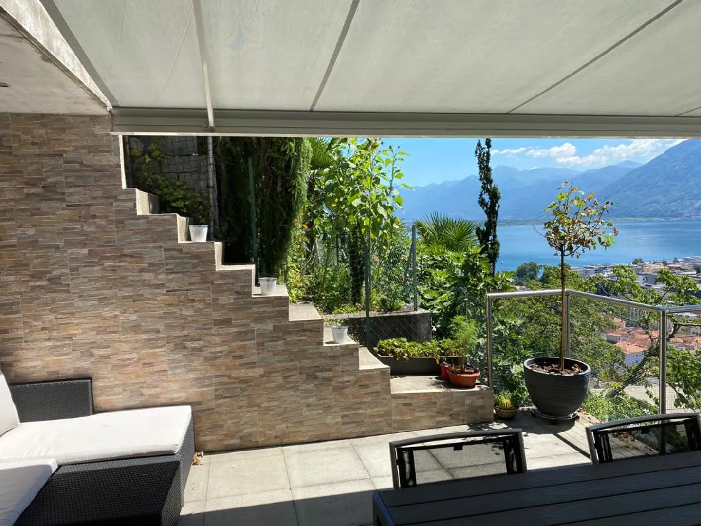 Villa moderna con vista lago - Foto 10 di 11