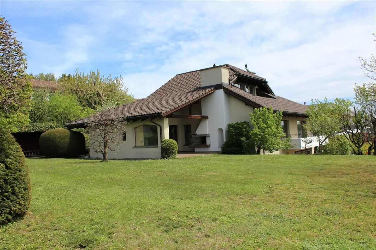 Affascinante casa unifamiliare di 6,5 stanze a Oberwil-Lieli - Foto 2 di 14