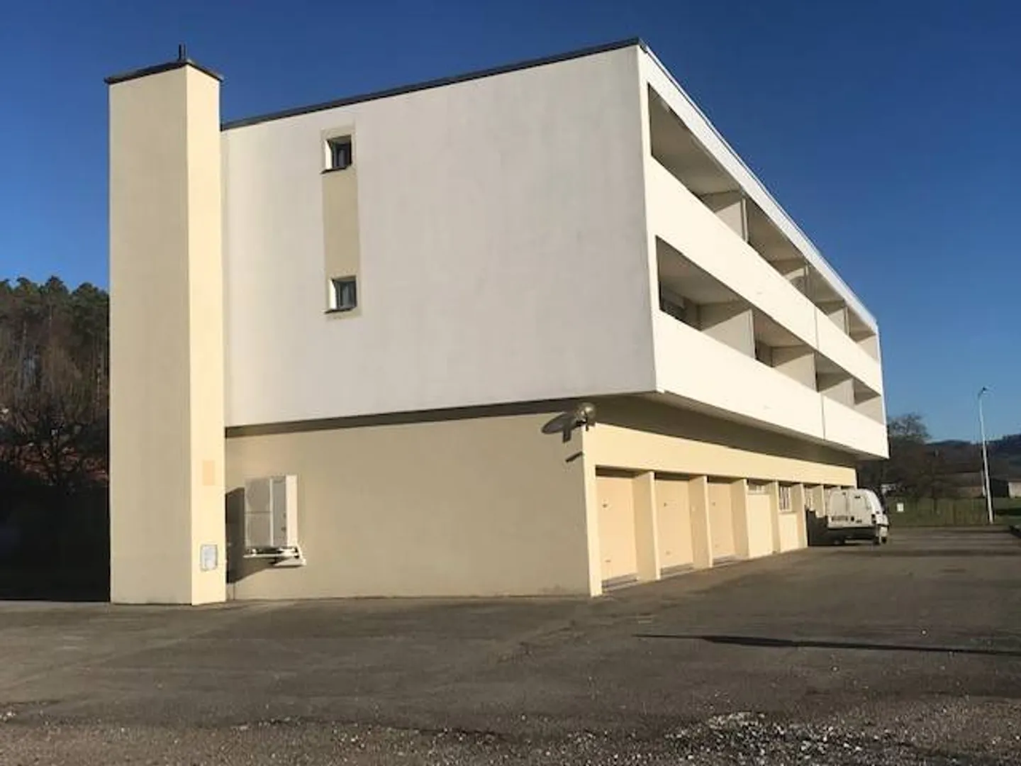 Edificio residenziale - Foto 3 di 12