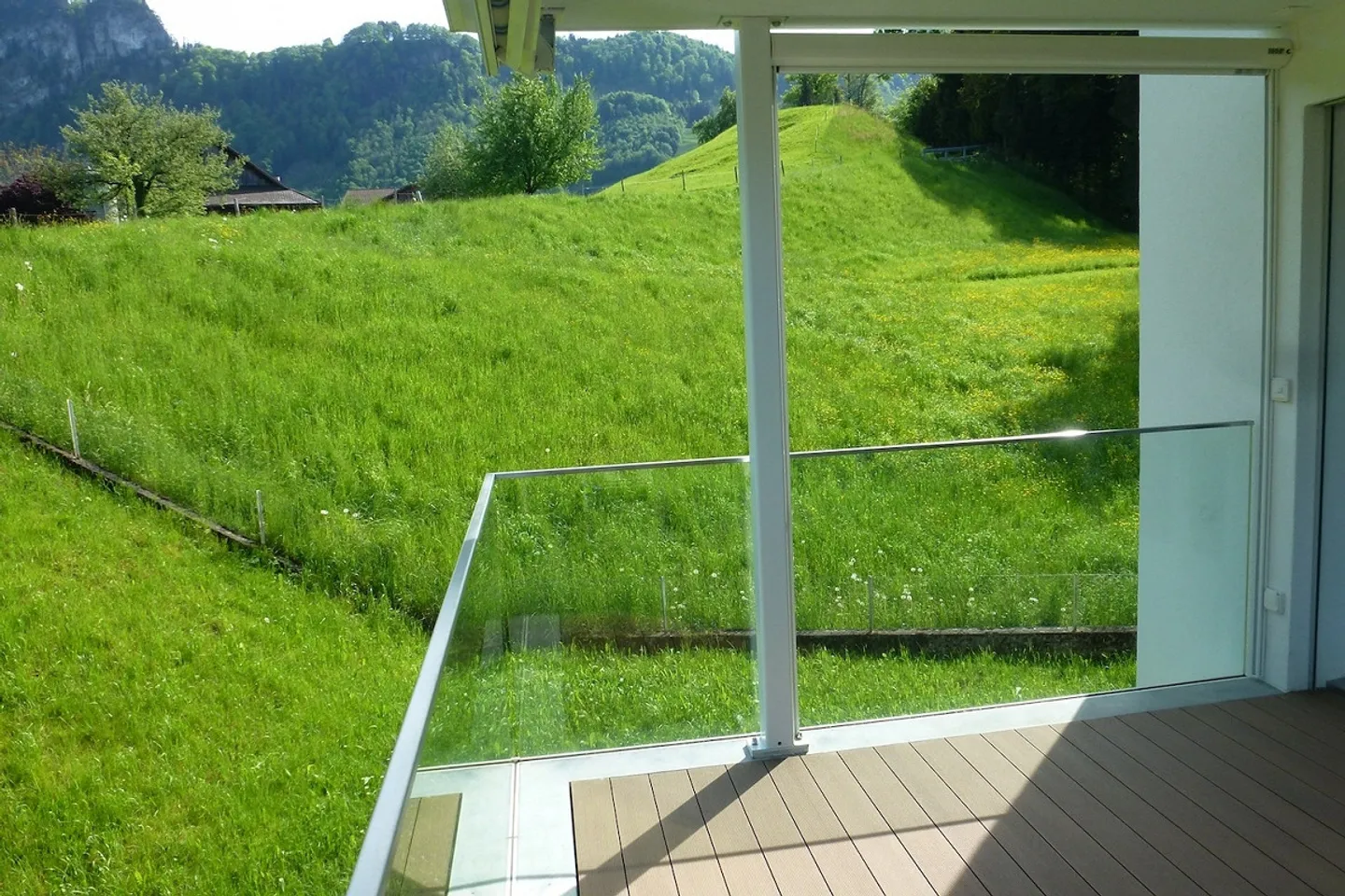 Appartement 3.5 pièces dans un quartier résidentiel calme et beau - Photo 2 sur 6