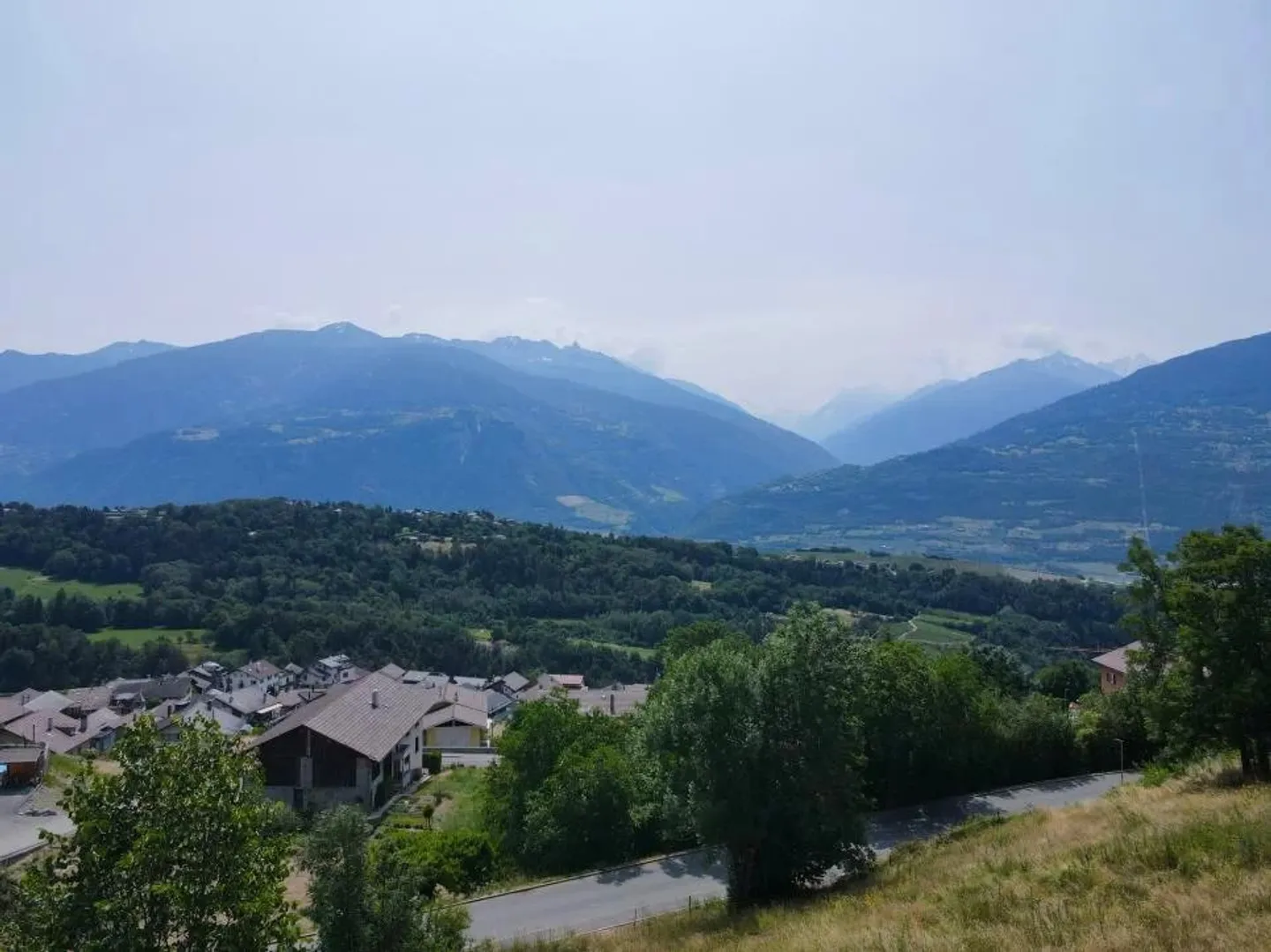 Savièse 16 appartements et une villa avec vue panoramique, au cœur d'une résidence écologique de haut standing - Photo 3 sur 32