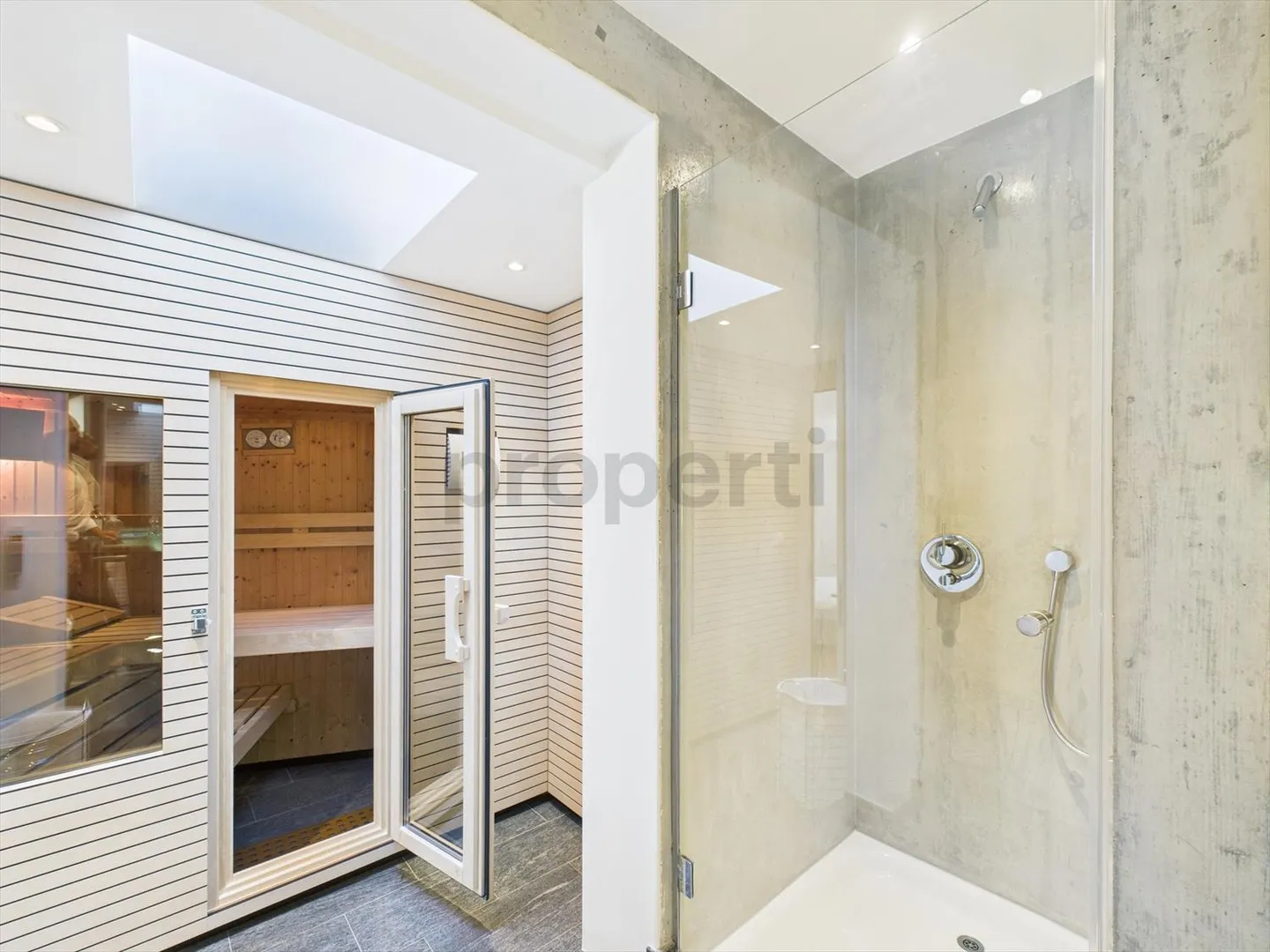 L'eleganza senza tempo incontra il lusso moderno – La tua villa da sogno con piscina e oasi benessere - Foto 11 di 13
