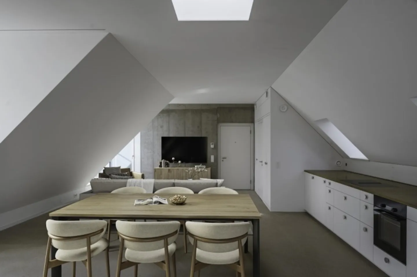 Penthouse for rent - Photo 2 of 7