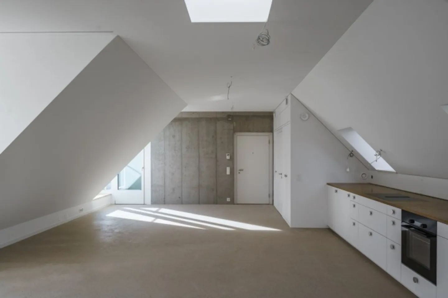 Penthouse for rent - Photo 4 of 7