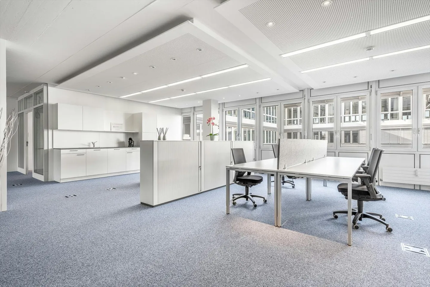 Top ausgebaute Open Space Bürofläche - lichtdurchflutet mit Sitzungsraum & Teeküche - Foto 1 von 9