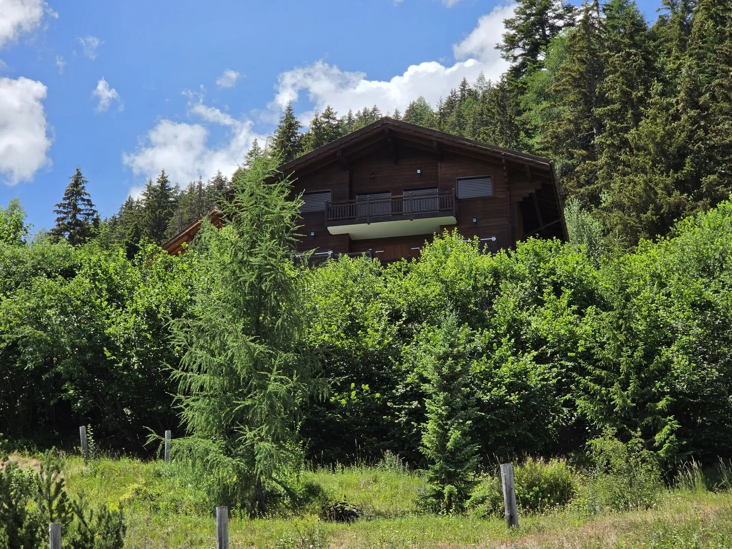 Chalet magnifique dans la nature - Photo 2 sur 12