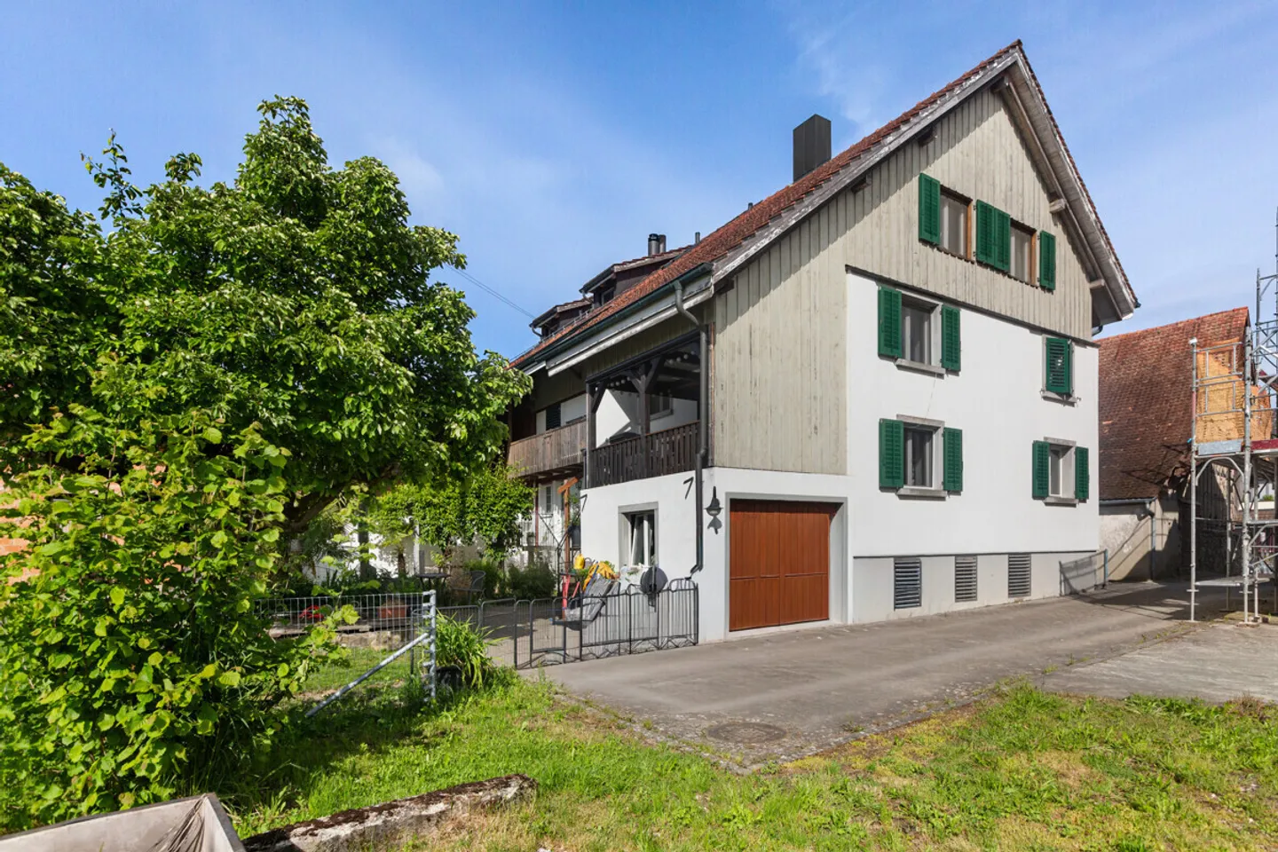 Charmantes Riegelhaus mit Garten - Foto 2 von 12