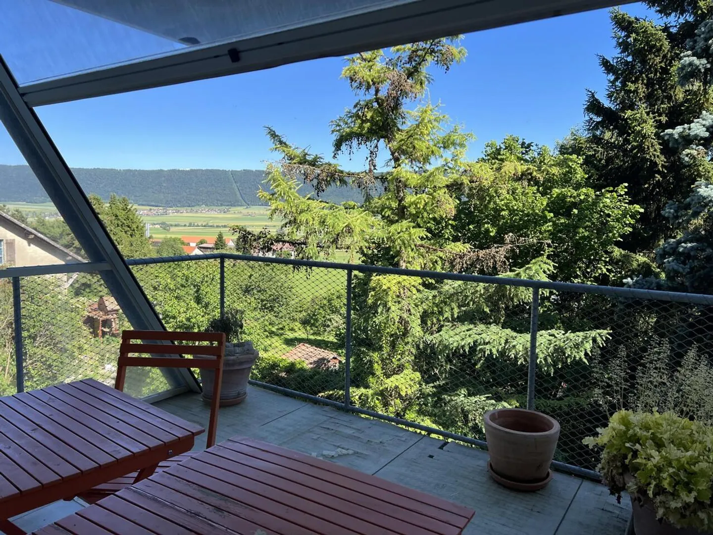 APPARTEMENT AVEC TERRASSE ET JARDIN D'HIVER - Photo 3 sur 11