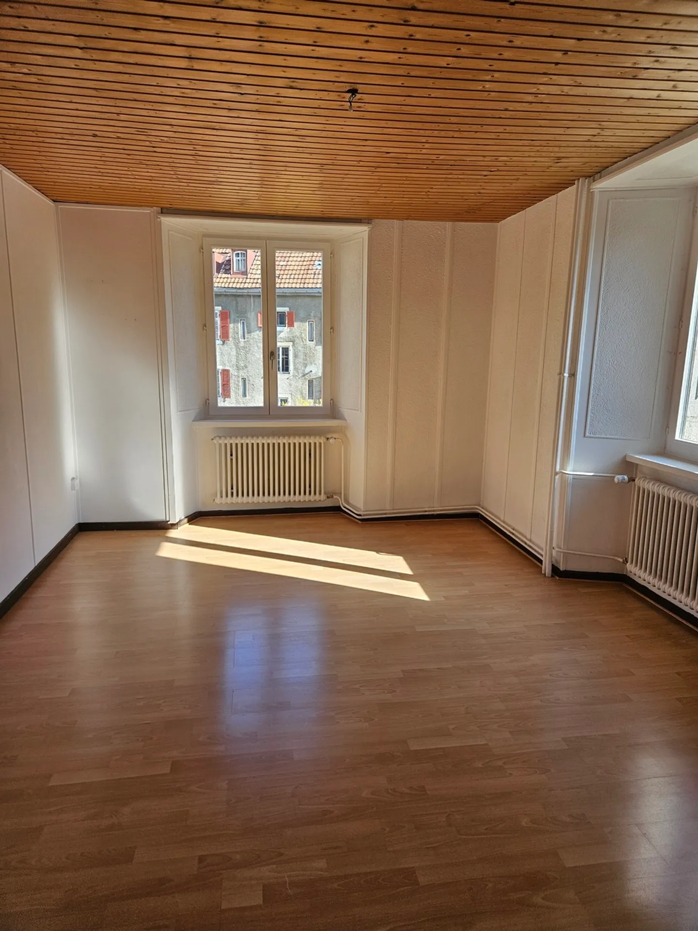 Appartamento luminoso di 4 stanze in affitto a La Chaux-de-Fonds - Foto 1 di 10