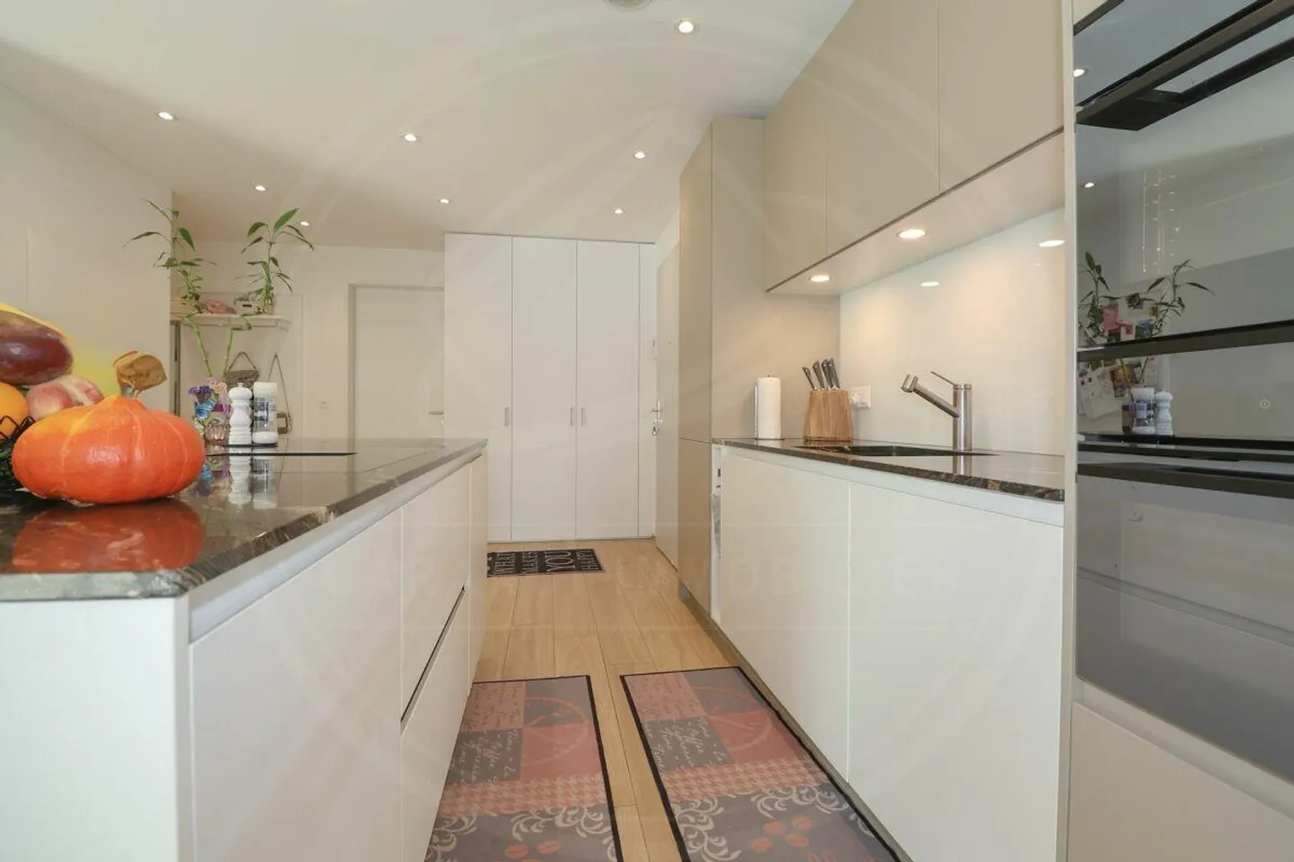 Appartement de jardin exclusif 4½ pièces avec véranda - Vivre dans la verdure près de Zurich et Zug - Photo 9 sur 17