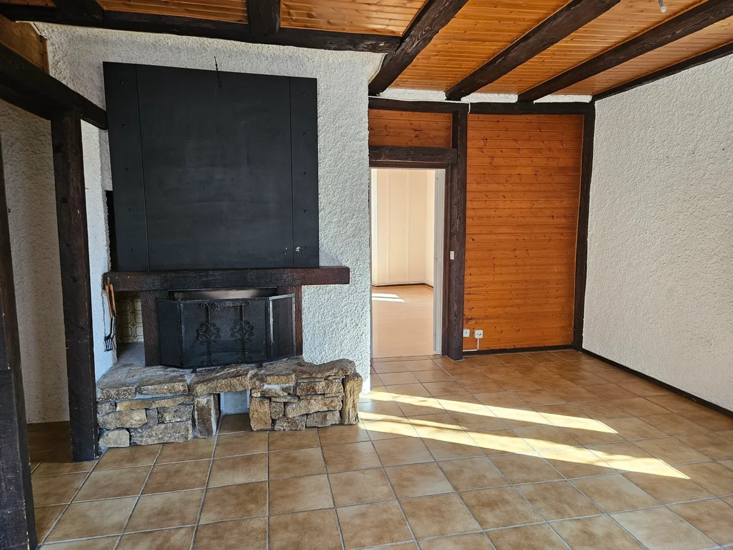 Appartamento luminoso di 4 stanze in affitto a La Chaux-de-Fonds - Foto 4 di 10