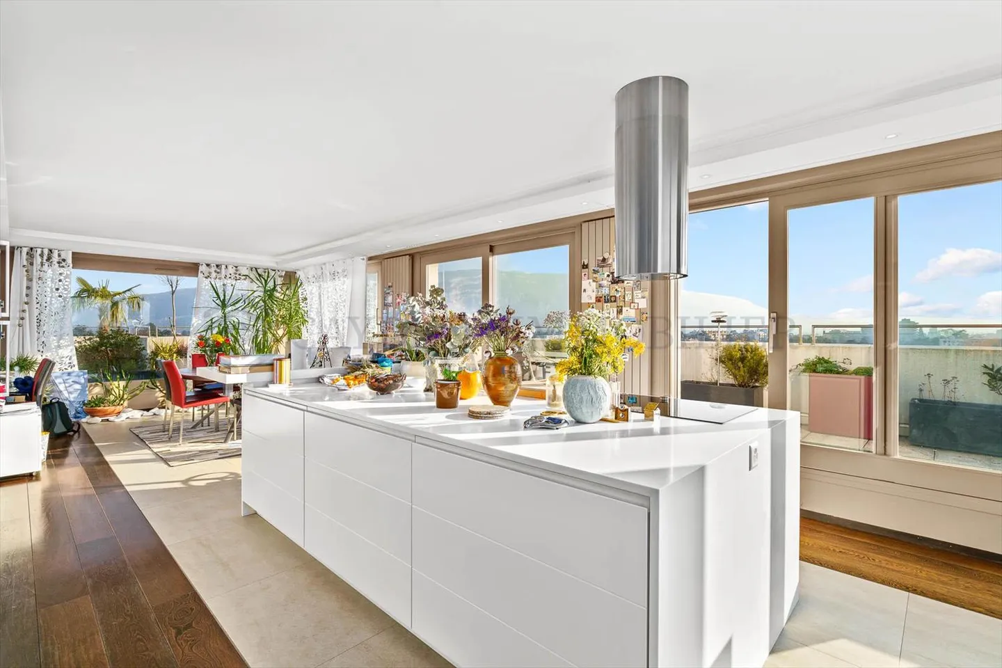 Penthouse with panoramic view - Photo 3 of 8