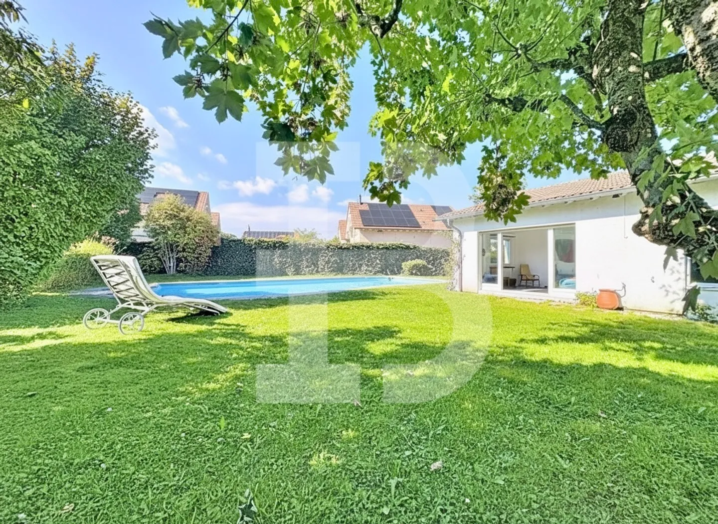 Charmanter Bungalow mit Pool und großem Potenzial - Foto 7 von 9