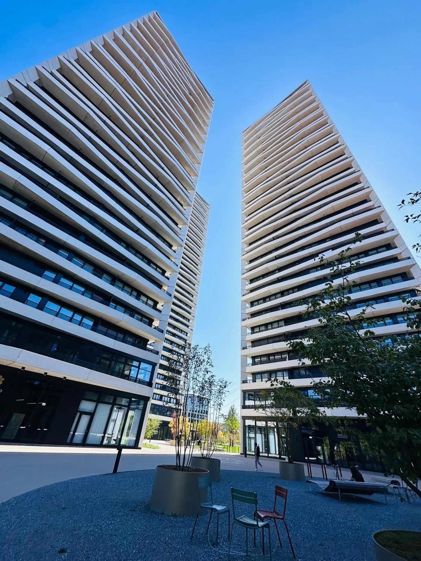 Exclusive furnished 2.5-room apartments in the Three Point Tower - Photo 8 of 9