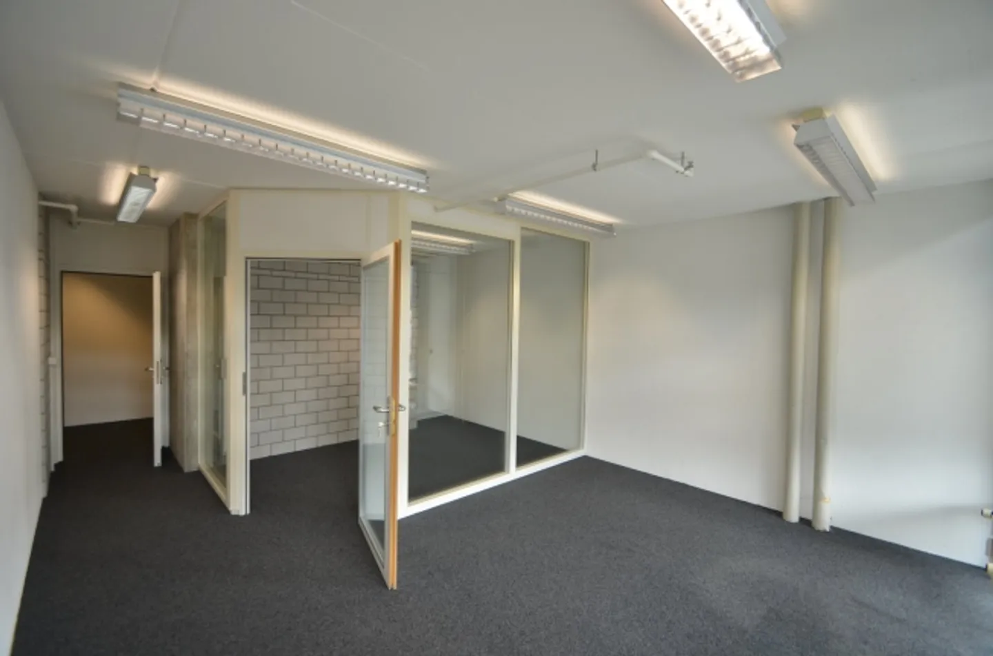 580m2 con stanze ben suddivise solo per te! Da noi troverai ciò che cerchi. - Foto 2 di 13