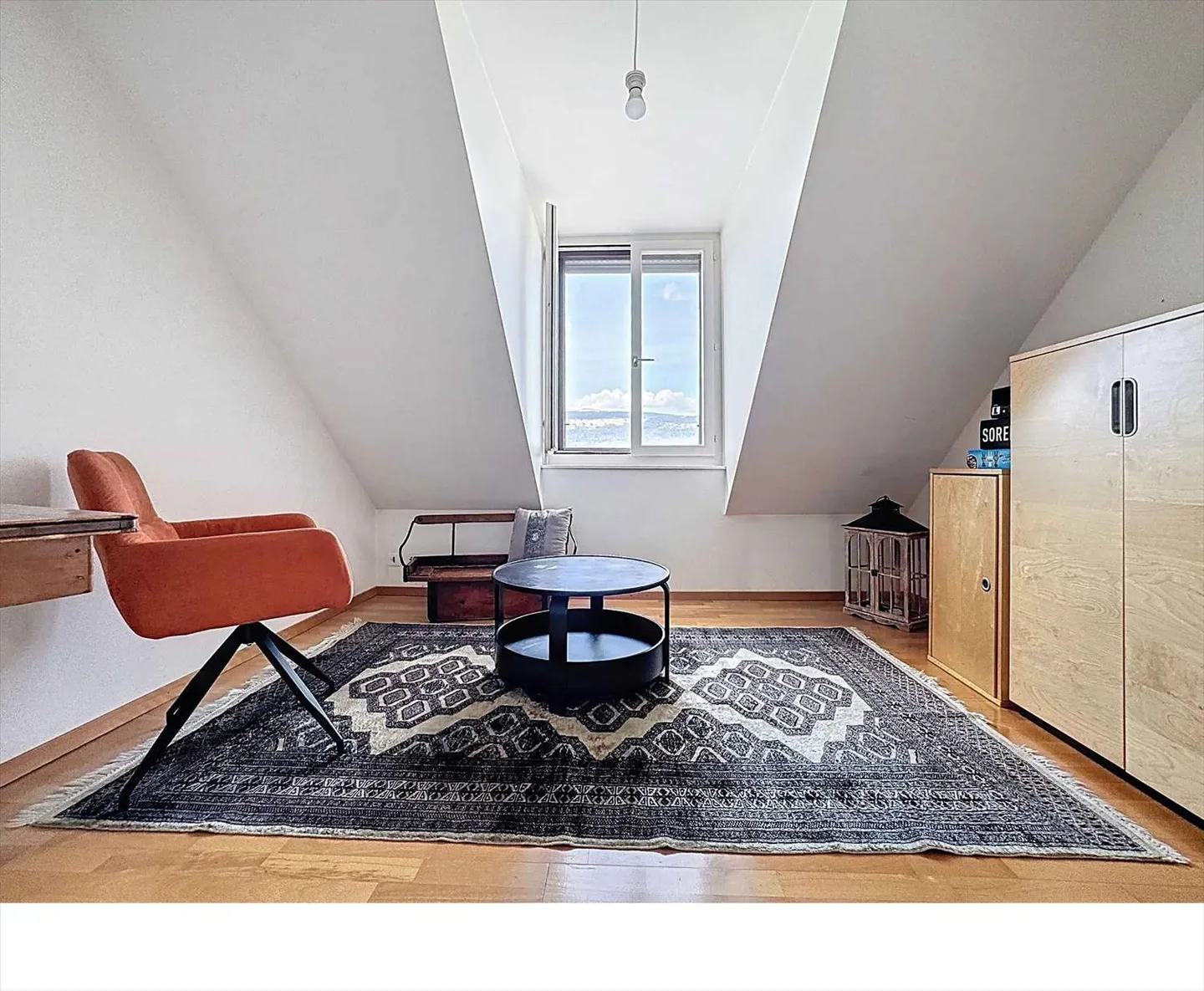 150 m² penthouse distributed in 5.5 rooms with beautiful ceiling heights - Photo 6 of 12