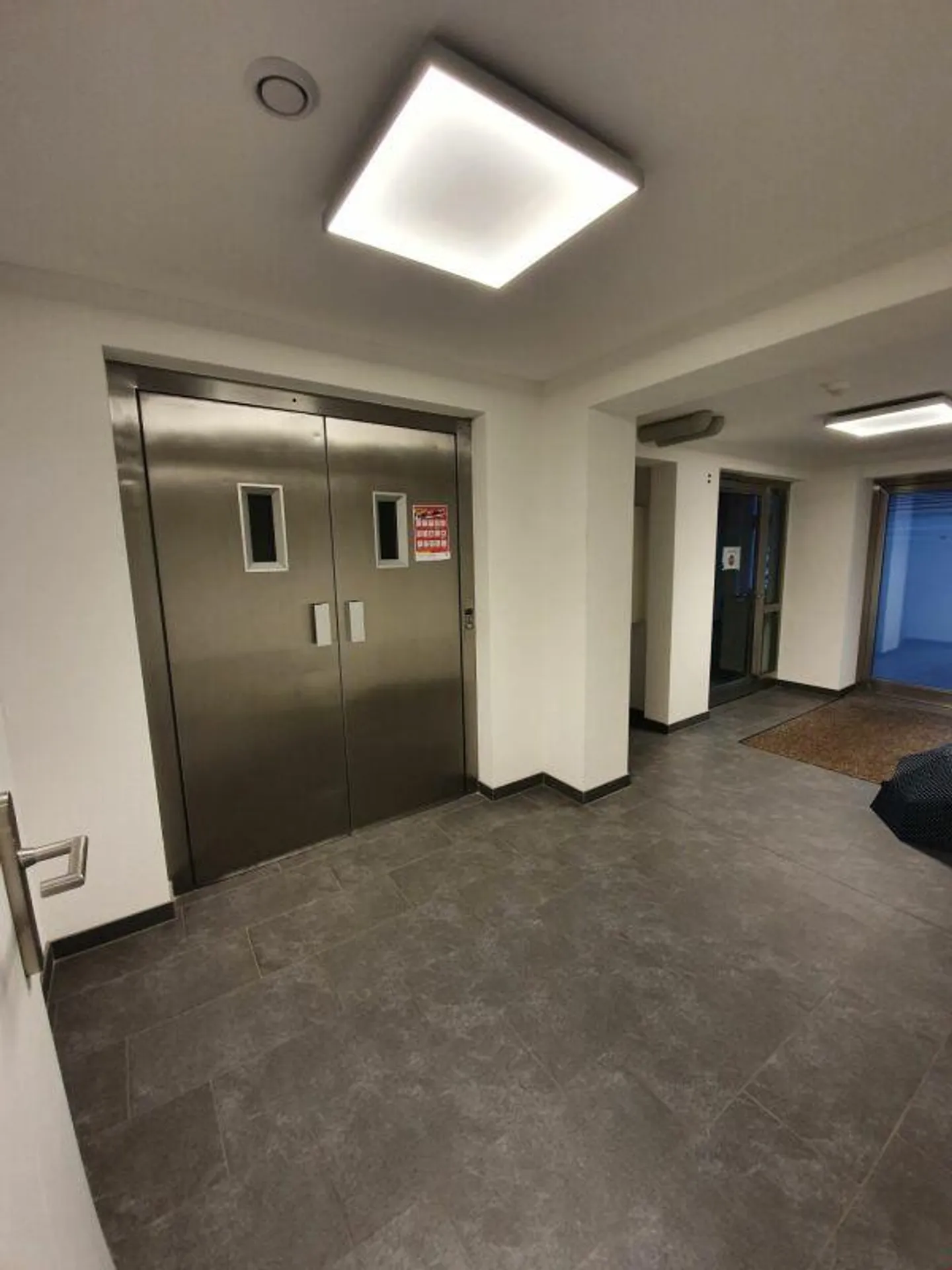 Limitato - Spazi per uffici moderni vicino alla stazione ferroviaria di Schwyz - Foto 6 di 7