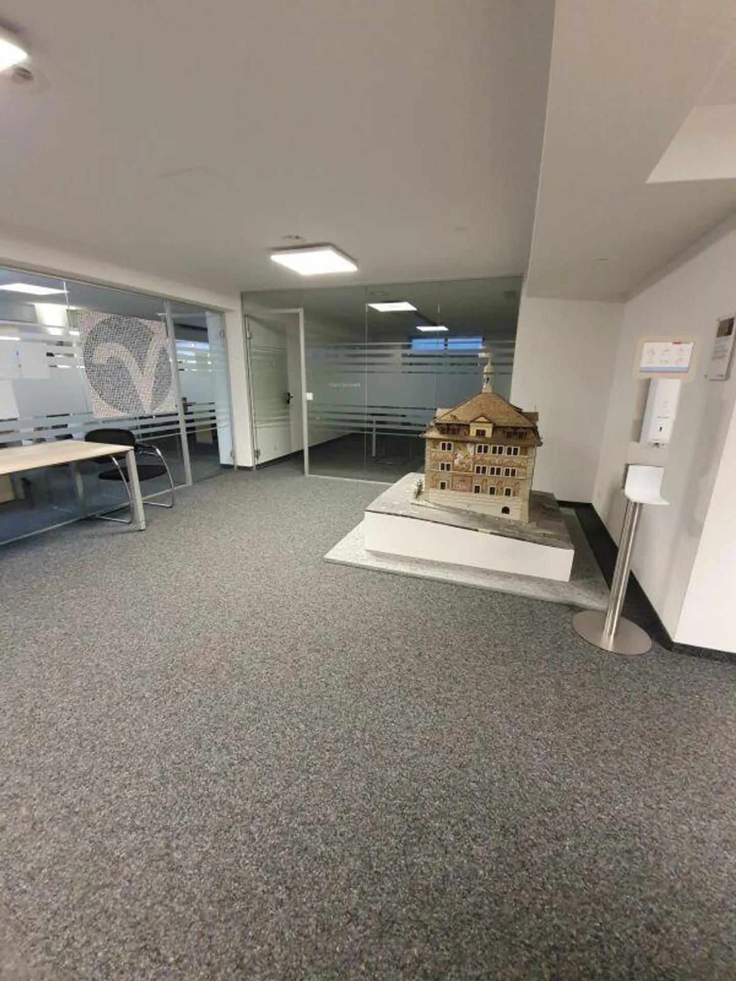 Limitato - Spazi per uffici moderni vicino alla stazione ferroviaria di Schwyz - Foto 4 di 7